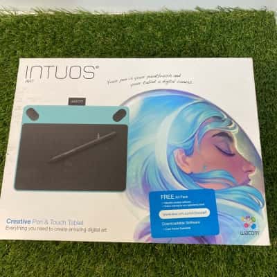 Wacom Intuos Art pen and touch tablet