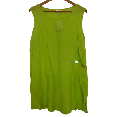 Capture Size 16 Green Top