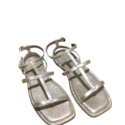 Wittner Womens  Size 38 Sandals Gold leather NWOT (CAB)