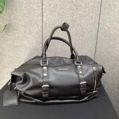 Tony Bianco small over nighter bag Black  