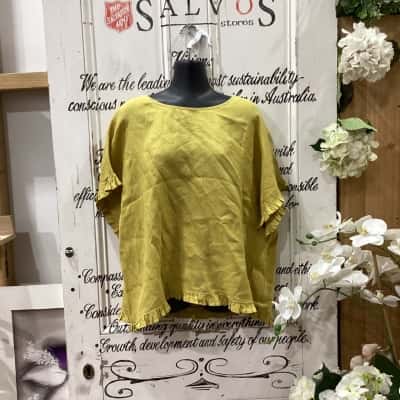  HAVEN BRAND! Womens  Size One Size Short Sleeve Top Mustard! STUNNING SHORT SLEEVE BOXY SHIRT! MADE WITH 100% LINEN! GREAT FOR A DAY OUT AND ADDING A LITTLE COLOUR TO ANY OUTFIT! FRILL DETAILS ON HEM!