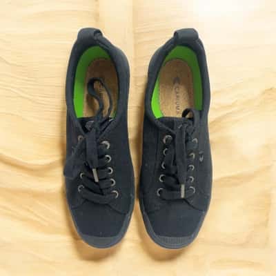 Cariuma Womens Flats Black  