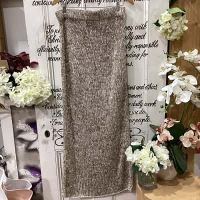Dissh Brand! STUNNING KNITTED MAXI SKIRT! Womens  Size L / M Maxi Skirt Beige / Pattern / White 