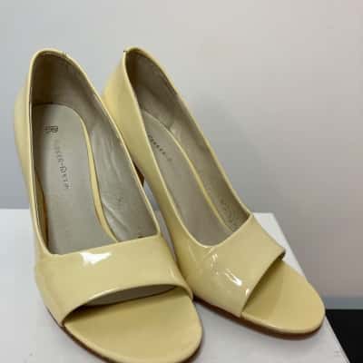 Parker-Roche Yellow/Cream Size 36 Open Toe Heels