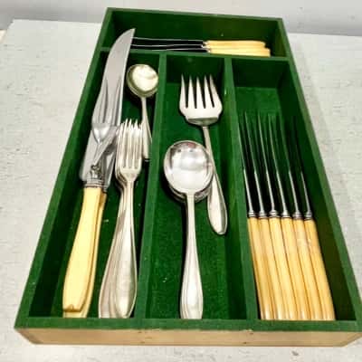 VINTAGE Sir John Bennet 36 Piece Cutlery Set w/ Carving Knife & Fork in Cutlery Draw Storage 