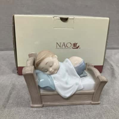 Nao, hand made porcelain, Dormidito, Snuggle dreams