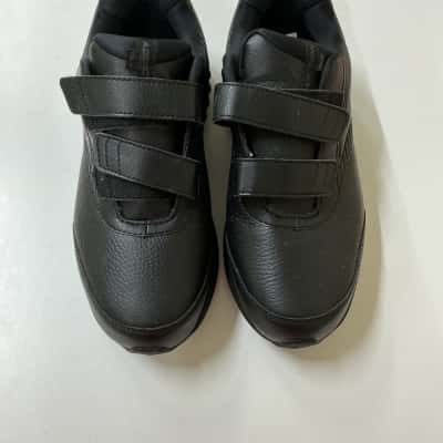 Brooks Womens Size 9.5 Walkers (Wide) 2E Black RRP: $249.99