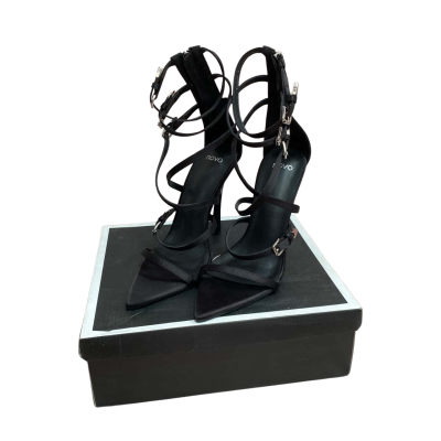 NOVO Yummy Stilettos Size 9 in Black  