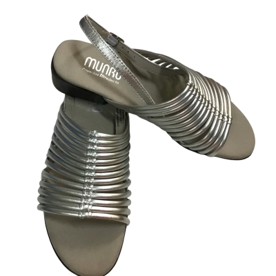  Munro Womens  Size 6.5B Celia Silver Metallic Medium Fit Sandal