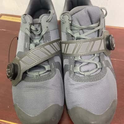 INOV8  Size 7 Sneakers Grey 