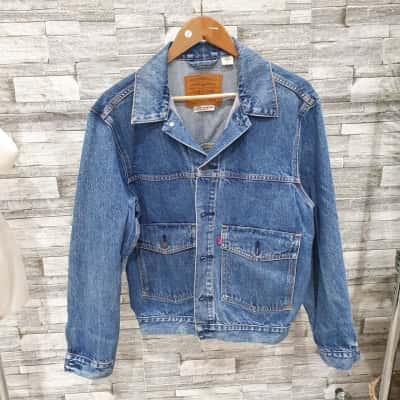 Levis Mens  Size M Denim Jacket Blue / Gold stitching