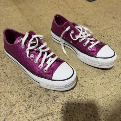 Converse Womens  Size 7 Pink 