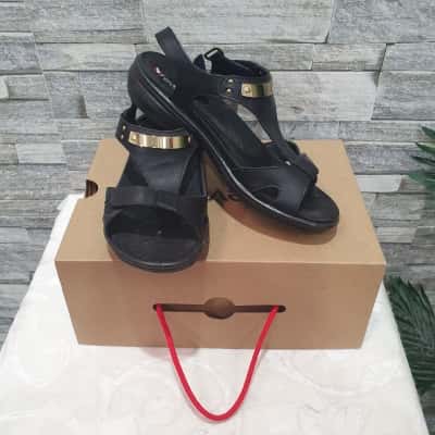 Revere Womens  Size 9 Sandals Black  / Gold 