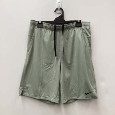 NEW - Nike Totality Standard Fit Shorts Green Size L