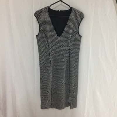 Tokito Womens  Size 14 Sleeveless Dress  Pattern 