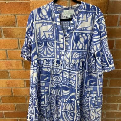 Womens One Summer Size 14 Mini Dress Blue / Pattern / White 