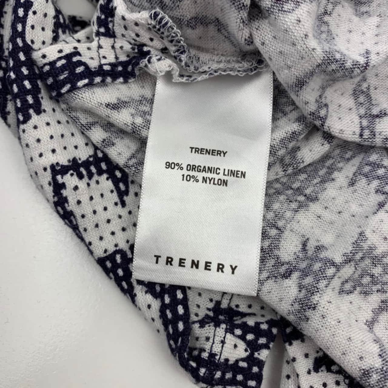 Retro Unique Print Wave Trim Bell Sleeve Linen Blend Top