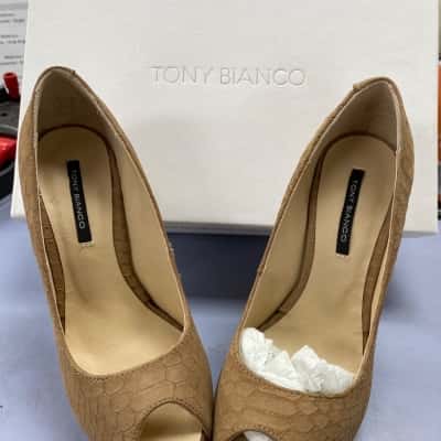 Tony Bianco Heels Size 5.5 Khaki 