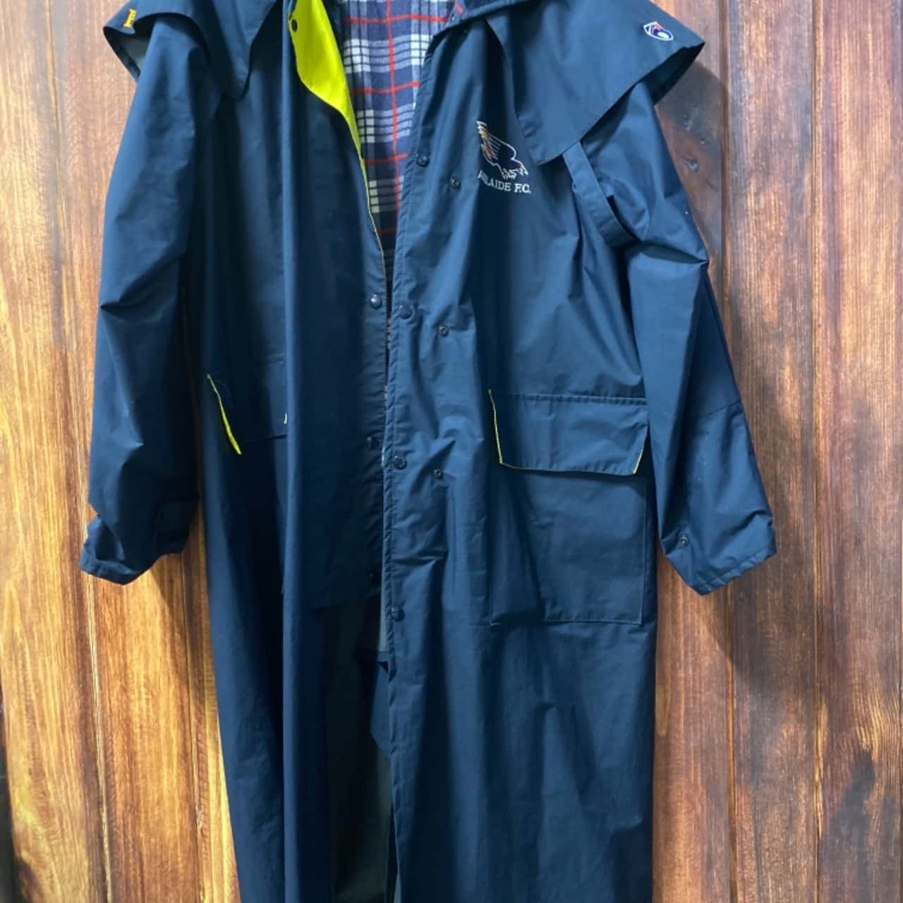 AFL Adelaide Crows coat drizabone style size xxl (s)