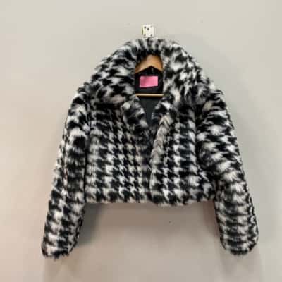 Azalea Wang Womens  Size S Cropped Faux Fur Jacket Black  / White 