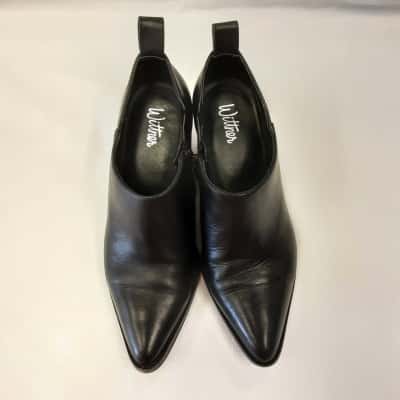Wittner Womens  Size 37 Black Leather Boots with Booties Featuring Zips
