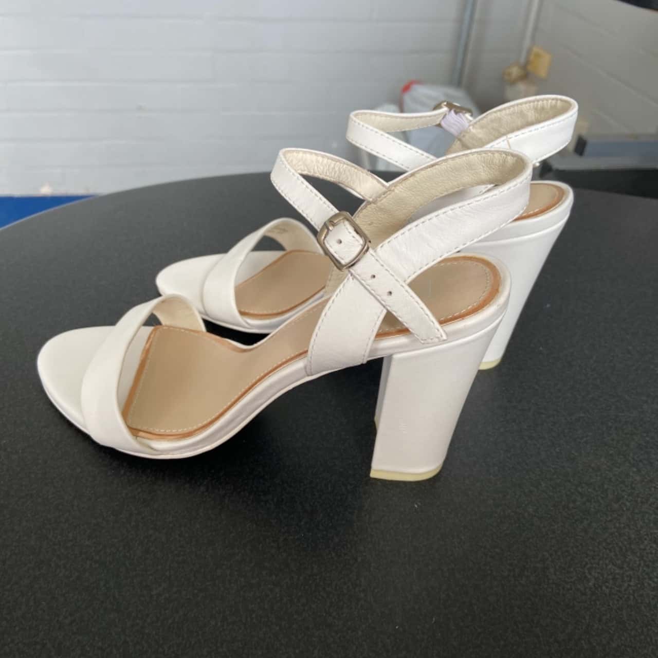 wittner white sandals