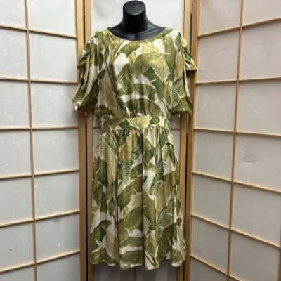  UTERQÜE Women's  Size 12 / 14 100% MULBERRY SILK Mini Dress / Short Sleeve Dress  Cream / Green / Khaki  RRP: 165.00