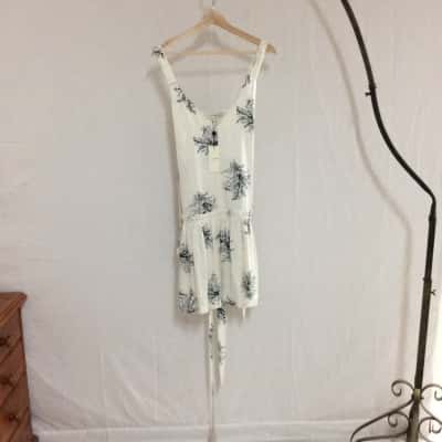 Lover Women's Size 10 Floral Dress Black  / White 