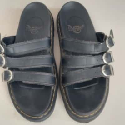 Dr Martens Womens  Size 9 Sandals Black  