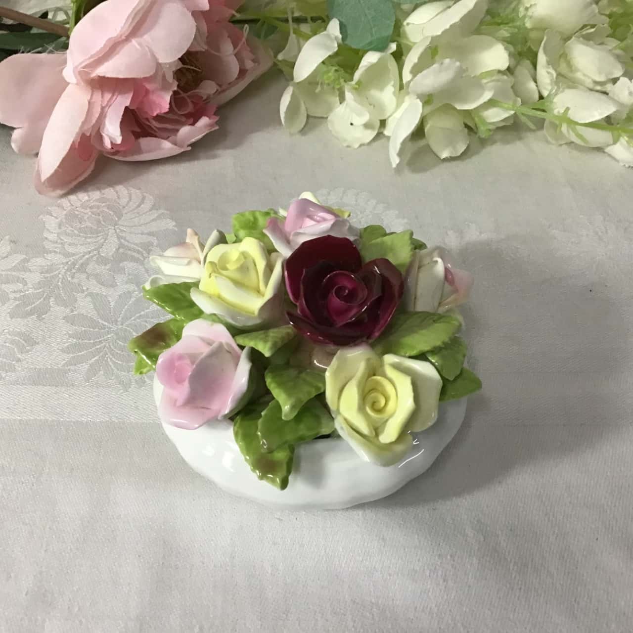 Broche Vintage Coalport 'Forget Me Not' - Fleurs En Porcelaine, Monture Dorée