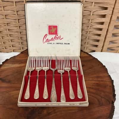 Vintage Cavalier Set of 7 EPNS fish Forks Sheffield England Silver 