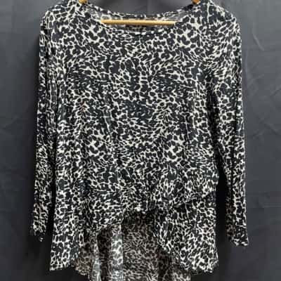 Mister Zimi Womens Size 8 Black & White Animal Print Top