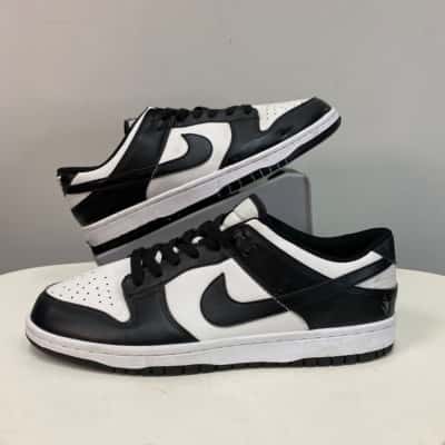 Nike Mens  Size 11 Sneakers / Trainers Black  / White 