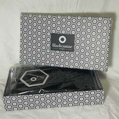 BLACK CAVIAR Crossbody Phone Wallet Black  