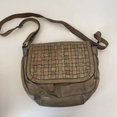 Rugged Hide Green Leather Cross Body Bag 