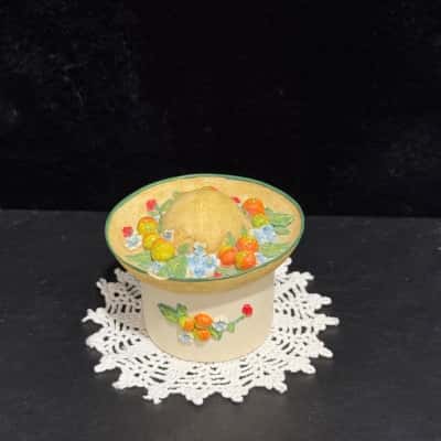 Small  porcelain trinket box