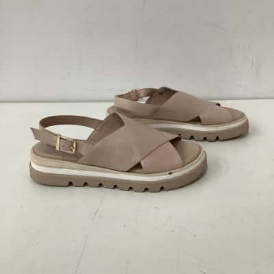 Django & Juliette  Womens  Size 40 Pink  / White  sandle