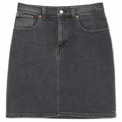 Levi’s Washed Black Denim Mini Skirt – Size 30
