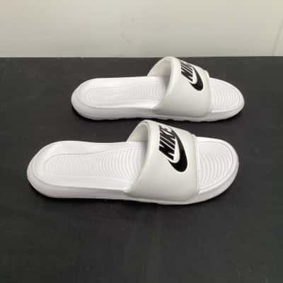  Womens slides Size 8 Sandals White 