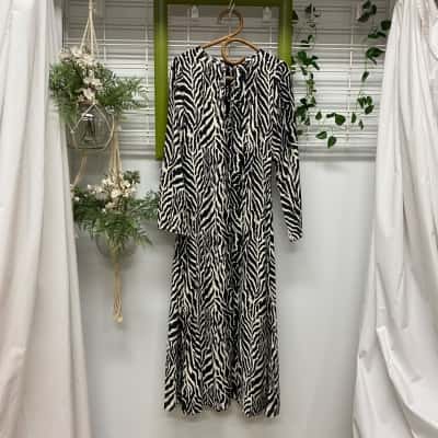 Pink Diamond Brand New With Tags Womens  Size 6 Maxi Dress Animal Print 