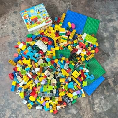 Assorted Fun!!! 8.8kg Of New/Vintage Lego Duplo Bundle!