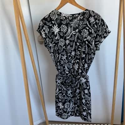 NEW with tags - Seafolly Womens  Size M Wrap Dress Black  / White 