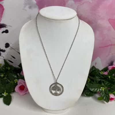 Silver tone tree of Life necklace 