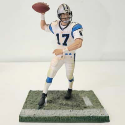 2004 McFarlane Toys #17 Delhomme NFL Carolina Panthers Figurine.