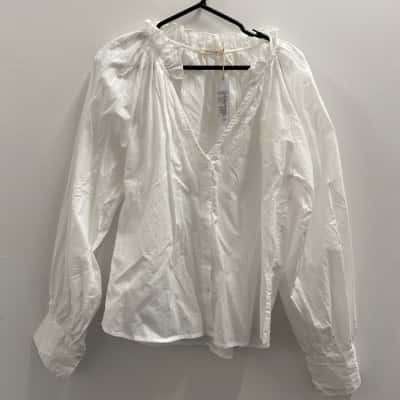  lu.ciee Size M-L Long Sleeve Top White 