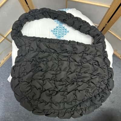 COS Women's Quilted Medium Bag Handbag / Shoulder Bag Black  