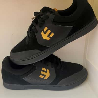 Etnies Men's Size 10 Sneakers - Black  / Gold 