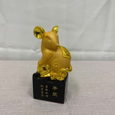 Feng Shei Ornaments Chinese Golden Resin Zodiac Animal Mouse/ Rat statue Home office Table Top Decor Figurine Gift Collection Cute Creative Figurines.