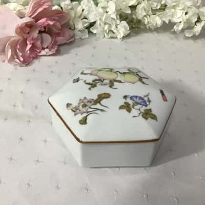 Japanese Peaches & Flowers Pattern Hexagonal Shaped Ceramic Trinket Box