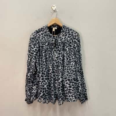 Adorne Womens  Size 10 Blouse Animal print / Blue 